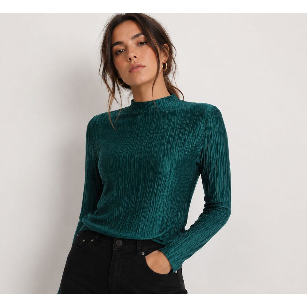 ZARA Green Crinkle Texture Long Sleeve Top M Minimalist Elevated Basic Capusle